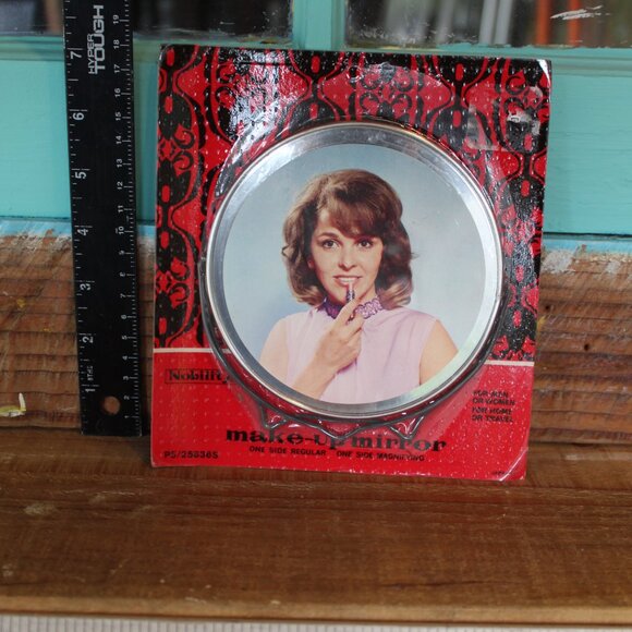 NWT Retro Makeup Mirror | Chic 5 Round Design | Versatile Self-Standing or Hang - Picture 4 of 4